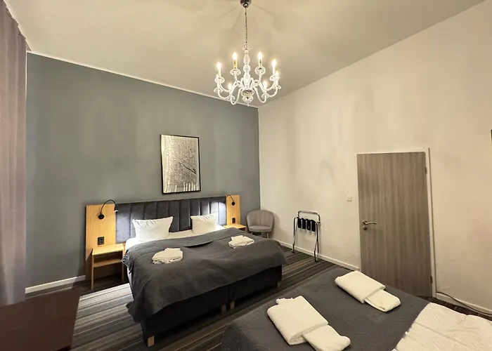 Bregenz לינה וארוחת בוקר 4*